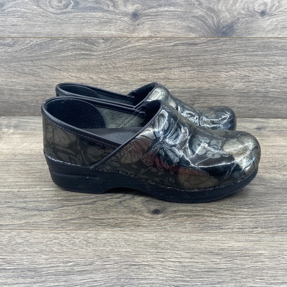 Dansko Professional Patent Leather Floral Clogs Women's Size 8.5 Us Black - Picture 2 of 14